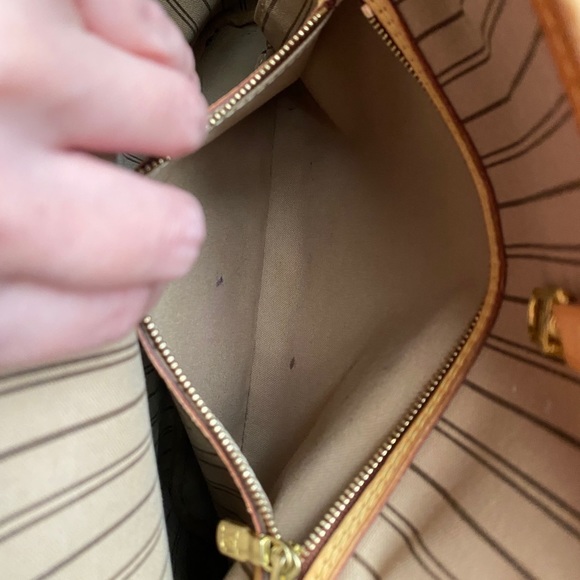 Louis Vuitton Neverfull MM - Picture 8 of 16